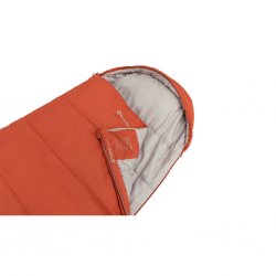 Outwell Campion Lux är en varm och prisvärd campingsovsäck.