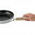 Löstagbart soft-touch handtag och keramisk non-stick-yta på stekpannan.