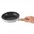 Löstagbart soft-touch handtag och keramisk non-stick-yta på stekpannan.