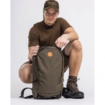 Pinewood Day Pack Ryggsäck 22 L Mörk Olive