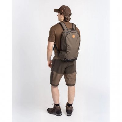 Pinewood Day Pack Ryggsäck 22 L Mörk Olive