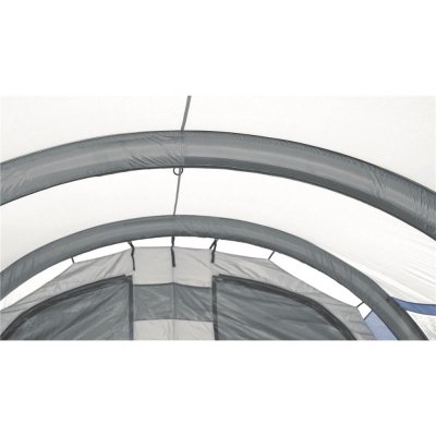 Outwell Bayfield 5 Familjetält är rymligt i uppehållsrummet.