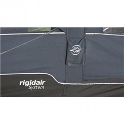 Luftkanaler gör familjetältet enkelt att resa och ger bra stabilitet.