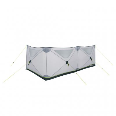 Tack vare förmonterade stänger blir vindskyddet perfekt spänt vid varje montering