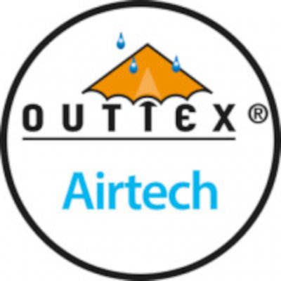 Polycotton av hög kvalitet, behandlat med en vattenavvisande yta som får regndroppar att bilda små pärlor och rinna av.