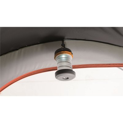 Föste för att hänga upp lampa i tältet