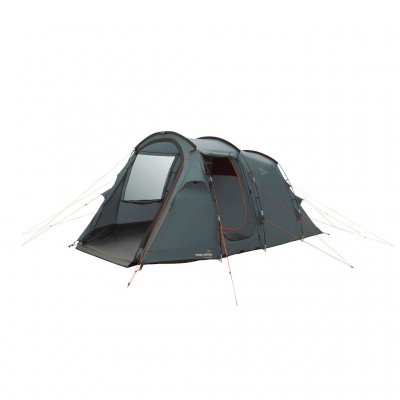 Easy Camp Hamra 4 sett snett framifrån. Dubbla ingångar med myggnät - perfekt när man behöver ventilera tältet under varma dagar