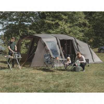 Kullen 6 Air är ett prisvärt familjetält för upp till 6 personer. Perfekt för familjen eller för paret som vill ha ett stort uyr