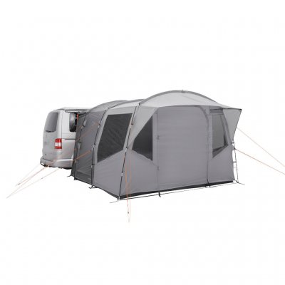 Easy Camp Reine med en stor entré och 4 stora fönster