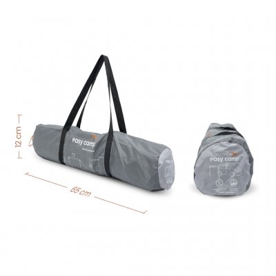 Bilmarkisen kommer i en väska och är mycket packvänlig. Perfekt att ha bak i bilen under sommaren.