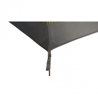 Justera tältduken enkelt med spännen i hörnen