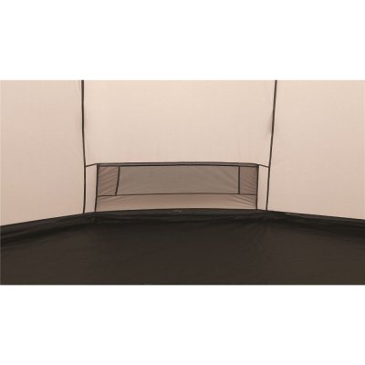 Ventilerna i tältet har myggnät.