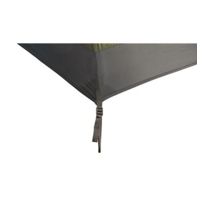 Kraftiga fästen för tältstänger och markpinnar som går justera efter markförhållanden där tältet ska resas.