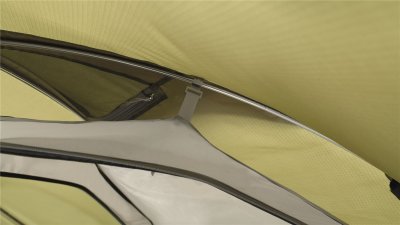 Kraftiga fästen för sovkabinen ger ett tåligt tält med lång livslängd.