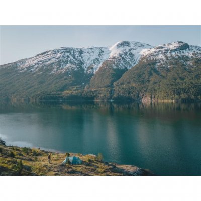 Tälta vid fjäll och sjö med Robens Pioneer 2EX tält.