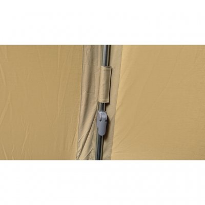 Kraftiga stålstänger och easy grip låsningar gör det lätt att resa och mycket stabilt.