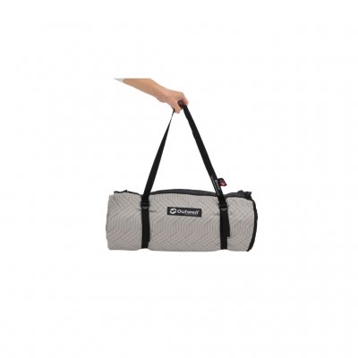 Den måttanpassade tältmattan till biltältet Outwell Talladega Air är väldigt packvänlig.