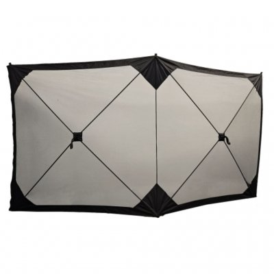 Vindskyddet på 2,7 meter har två sektioner.