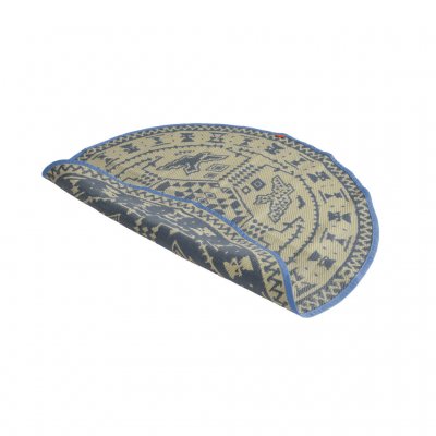 Matta till tältet eller uteplatsen i hållbart material som är lätt att rengöra.