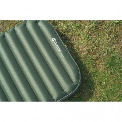 Tålig luftmadrass från Outwell för camping och friluftsliv.