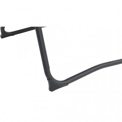 Breda stabila fötter gör att stolen står stabilt. Max belastning på 120 kg