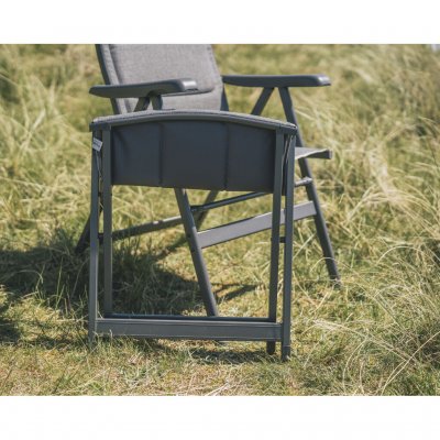 Fotstöd/pall i samma stil som campingstolarna Outwell Helena, Outwell Rosewood och Outwell Clements.