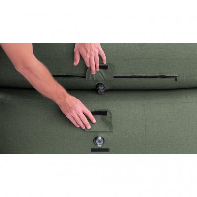 Ventilöppningar för att pumpa upp sittmöbeln.