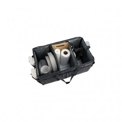 Stor öppning ovantill med blixtlås.