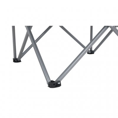 Stabil stålram och breda armstöd