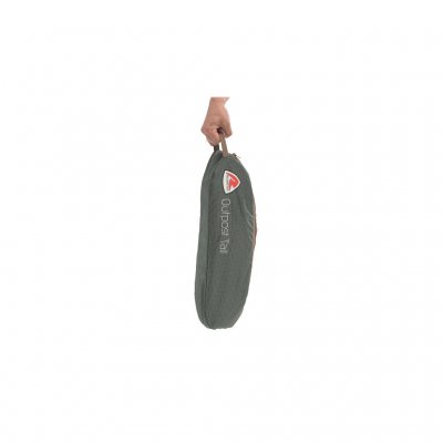 Liten packstorlek och praktiskt handtag.