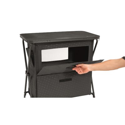 Campingskåp med luckor med handtag och magnetlås.