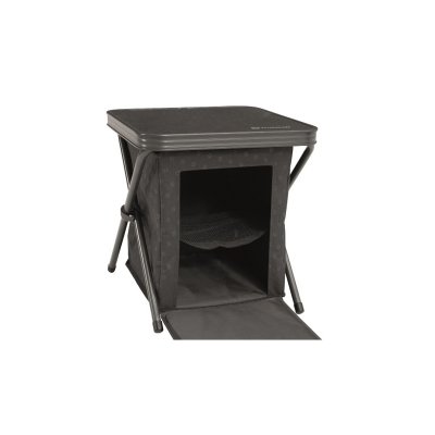 Två hyllplan ger smidig förvaring.