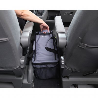 Designad för att passa perfekt mellan sätena till VW T5/6/6.1 och liknande bilar