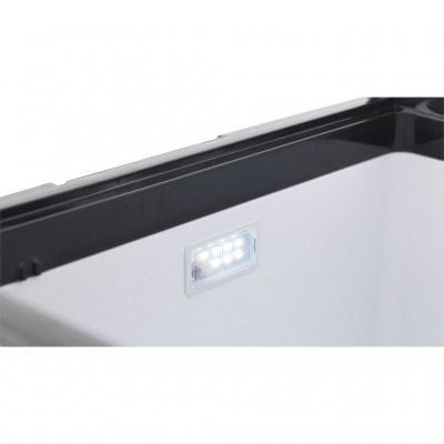 Inbyggd belysning i kylboxen.