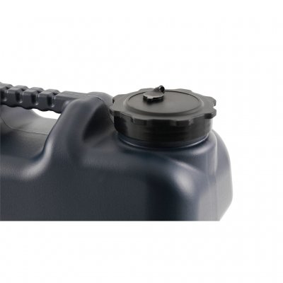 Stor och smal öppning för snabb påfyllning och noggrann hällning