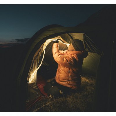 200 cm lång LED‑ljusslinga som ger flexibel och pålitlig belysning för tält, vindskydd eller campingplats