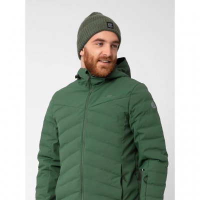 Logga framtill och i mjukt stretchigt material.