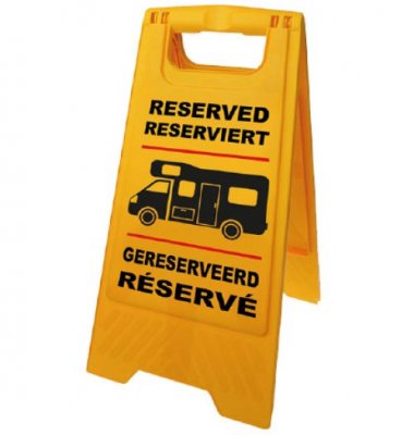 Reserverad skylt perfekt för husbilsägare för att enkelt kunna märka upp sin plats när man är ute och kör under dagen.