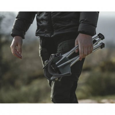 Lätt och kompakt hopfällbar pall.