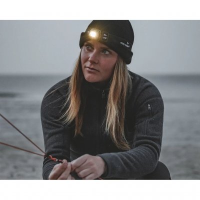 Lampan passar bra vid vandring eller när man utför uppgifter nattetid.