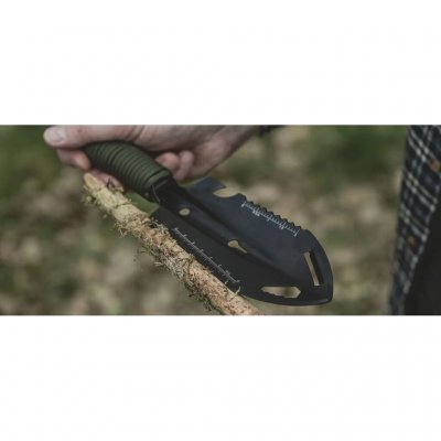 Handspaden från Easy Camp har bland annat en linjal.