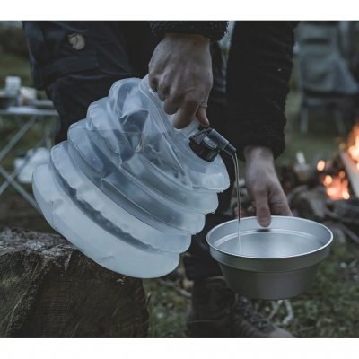 Dunken rymmer 8 liter, perfekt för familjer eller större sällskap.
