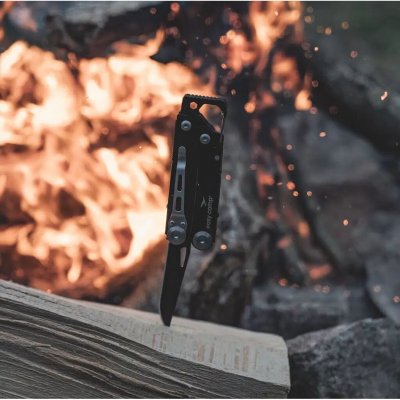 Ett av verktygen i Rowan multiverktyg är en konservöppnare.