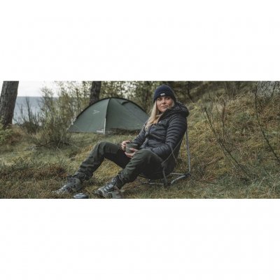 En lätt och låg stol från Easy Camp med sitthöjd på 22 cm.