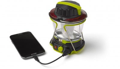 Ladda mobilen med din Goal Zero Lighthouse 400.