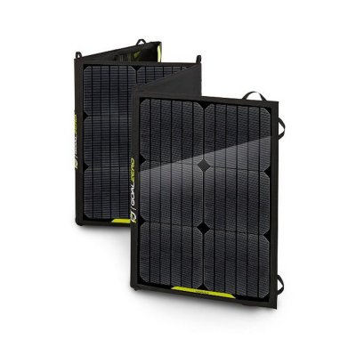 Solpanelen är vikbar så den tar mindre plats i packningen.