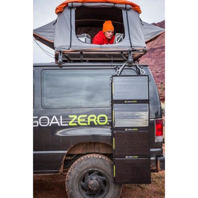Häng den på bilen eller tältet för att ladda din Goal Zero Yeti/Sherpa.