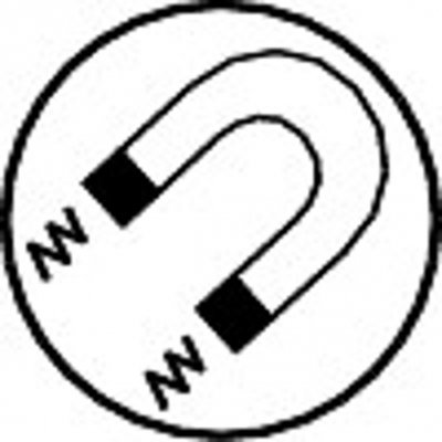 Magneter tätar dörr till skåp