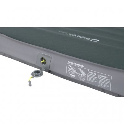 Liggunderlaget har en Outwell Flat High Flow-ventil som är väldigt lätt att använda, och som ger snabb påfyllning/komprimering.