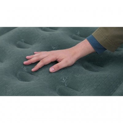 Mjuk velour på ovansidan ger en behaglig känsla.